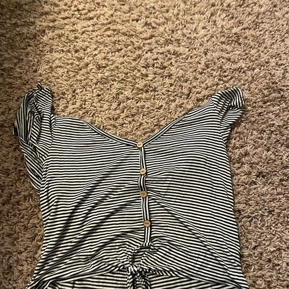 Hoodies and wind breakers ! - Picture 3 of 12